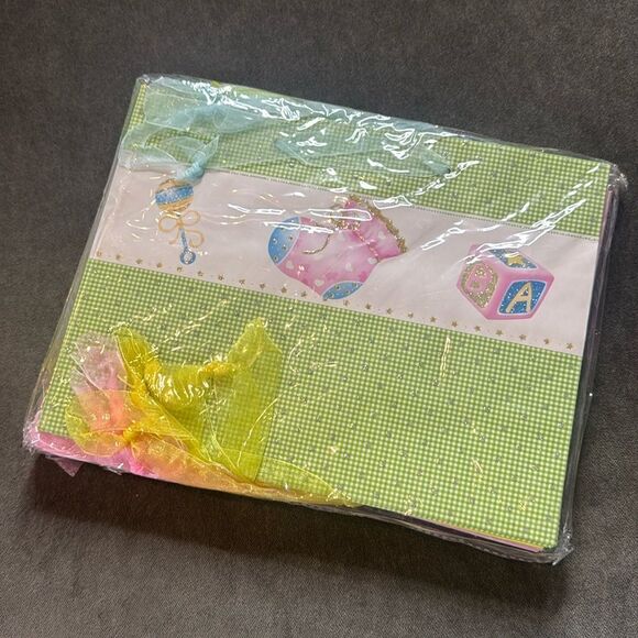Baby Shower Gift Bags 12 Pack Ribbon Handles 3 Designs Yellow Pink Green NEW - Picture 11 of 11
